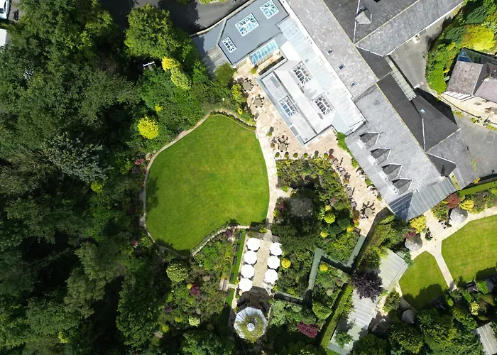 Gibbon Bridge Hotel