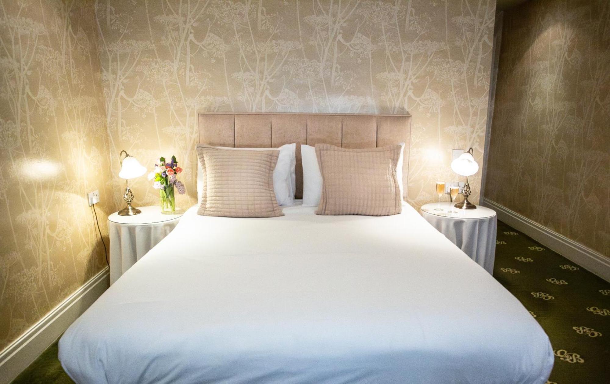 Gibbon Bridge Hotel